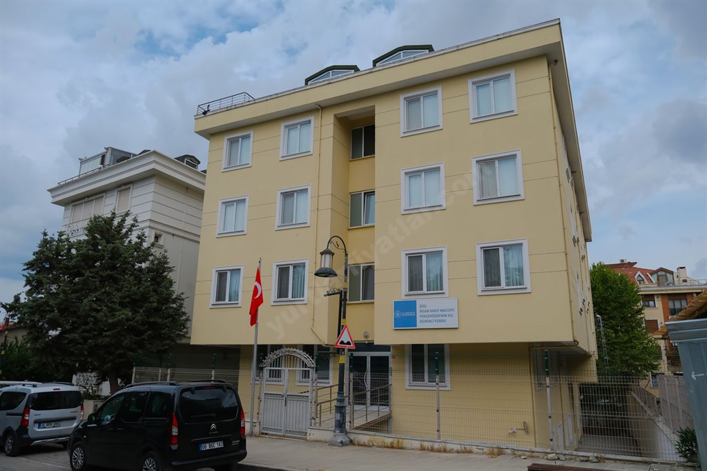 �nsan Vakf� Maltepe K�z Yurdu