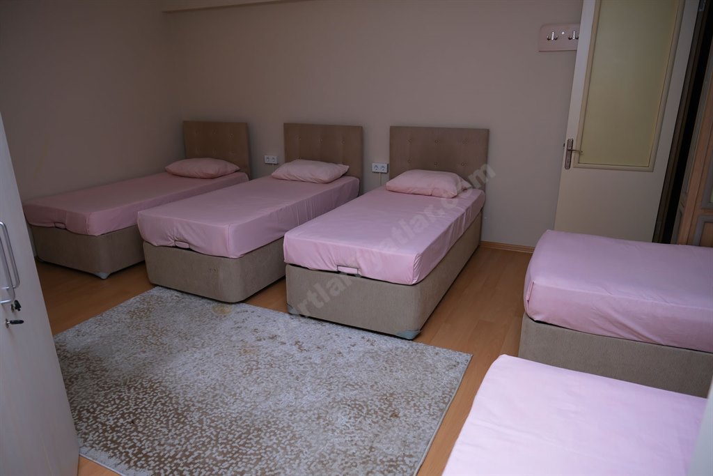 �nsan Vakf� Bah�elievler K�z Yurdu