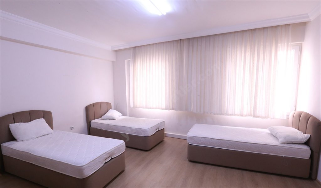 �nsan Vakf� �ehit Bahattin Y�ld�z Erkek Yurdu