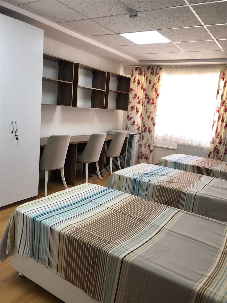 �nsan Vakf� Bornova K�z Yurdu