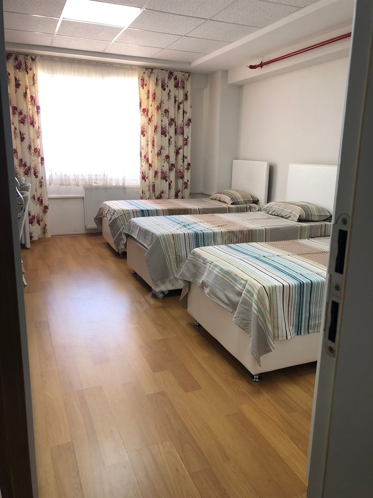 �nsan Vakf� Bornova K�z Yurdu