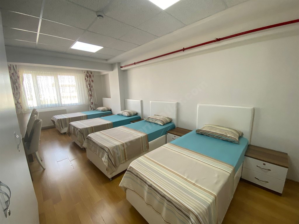 �nsan Vakf� Bornova K�z Yurdu 4 Ki�ilik Oda 