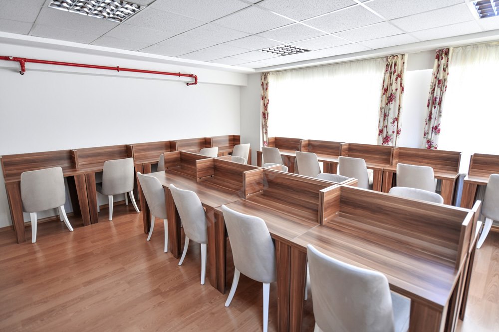 �nsan Vakf� Bornova K�z Yurdu