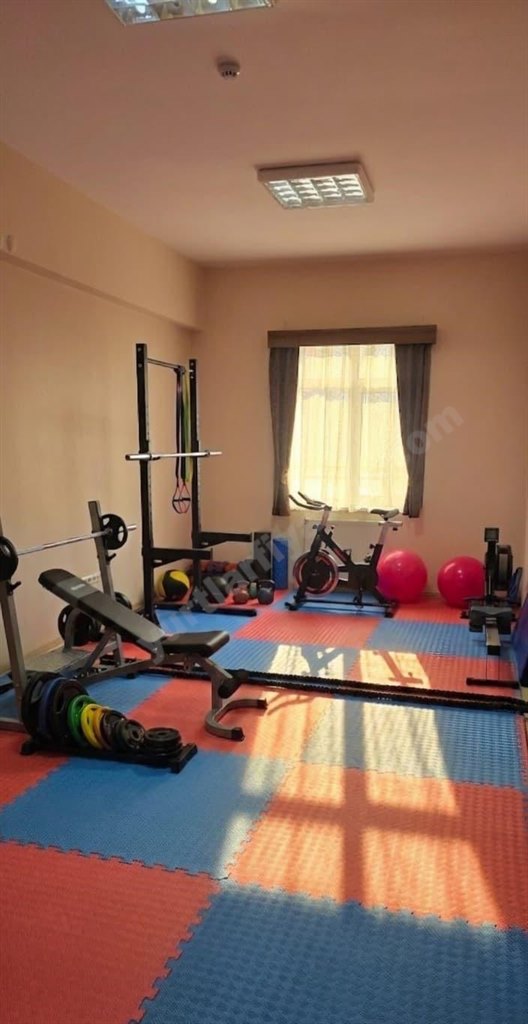 �nsan Vakf� S�heyla S�tk� Alp K�z Yurdu - Spor Sal