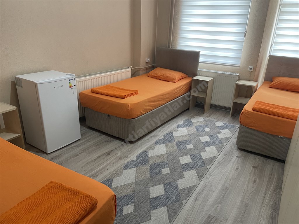 �nsan Vakf� Efeler Erkek Yurdu - 3 Ki�ilik Oda 