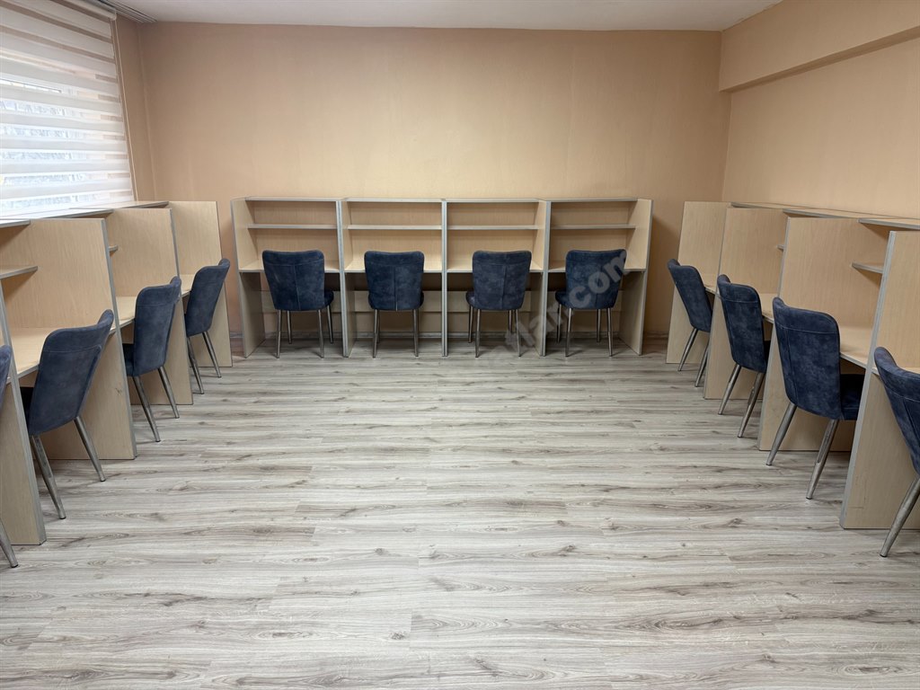 �nsan Vakf� Efeler Erkek Yurdu - Et�t Odas� 
