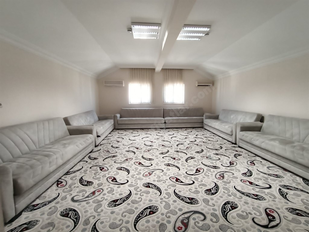 �nsan Vakf� Aksa K�z Yurdu