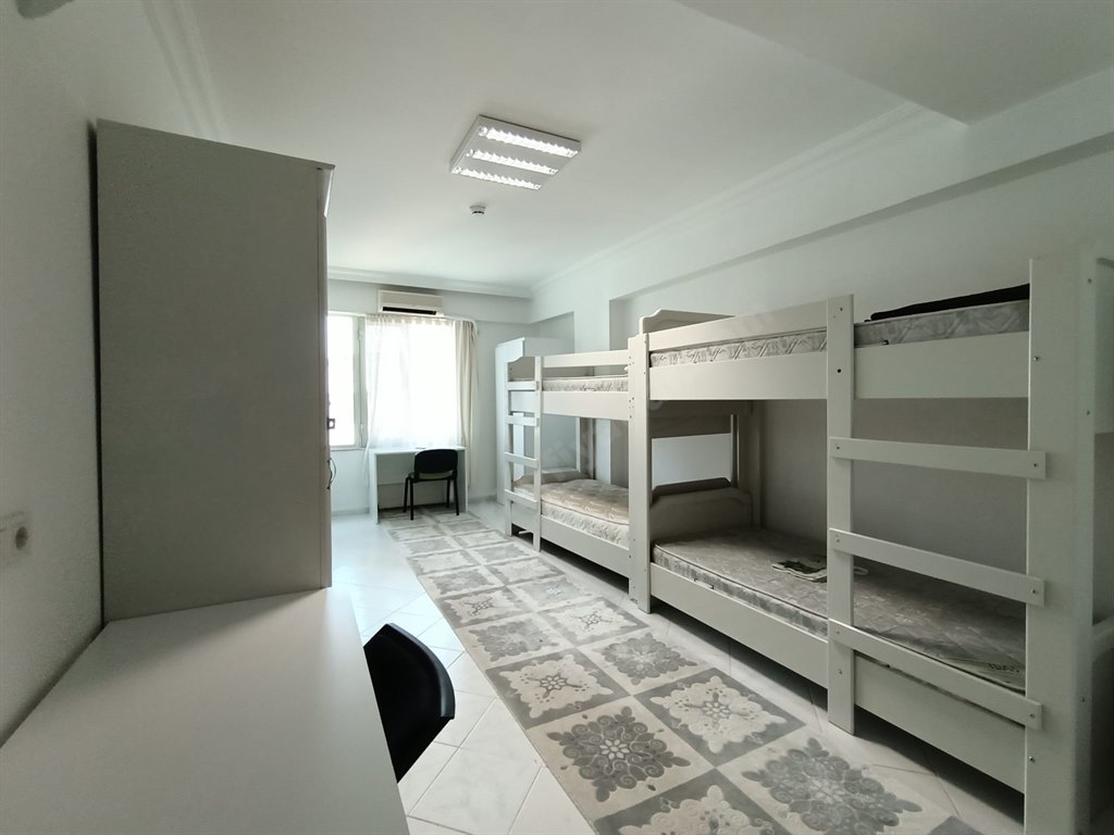 �nsan Vakf� Aksa K�z Yurdu