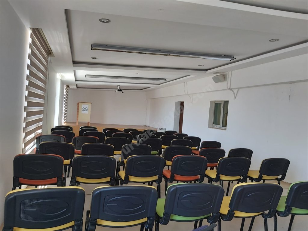 �nsan Vakf� Aksa K�z Yurdu