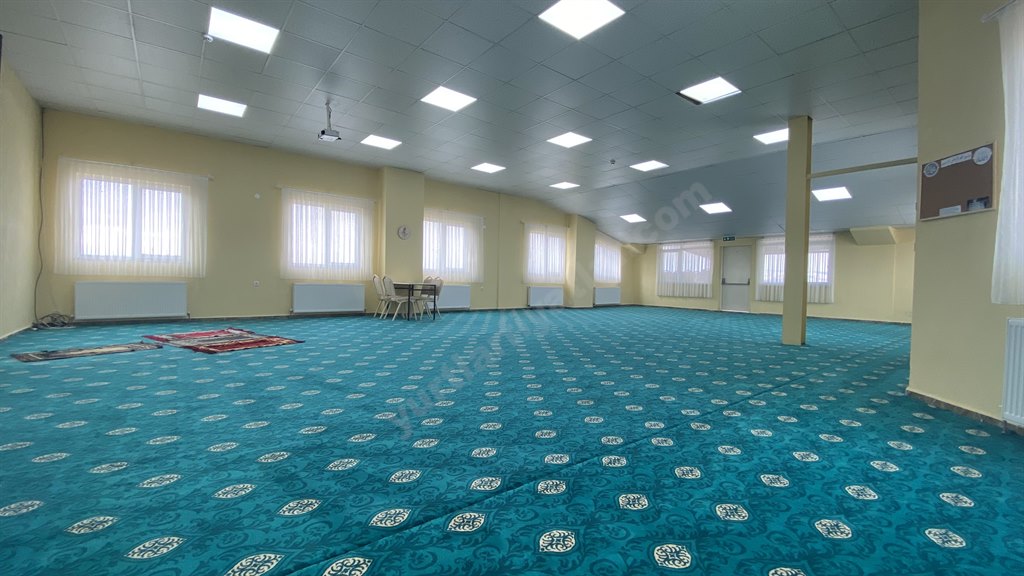 Hidayet Ad�yaman Erkek Yurdu - Mescit