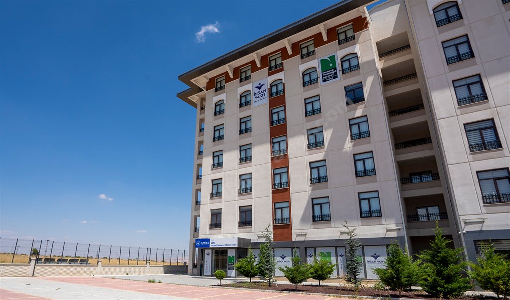 �nsan Vakf� Vera K�z Yurdu