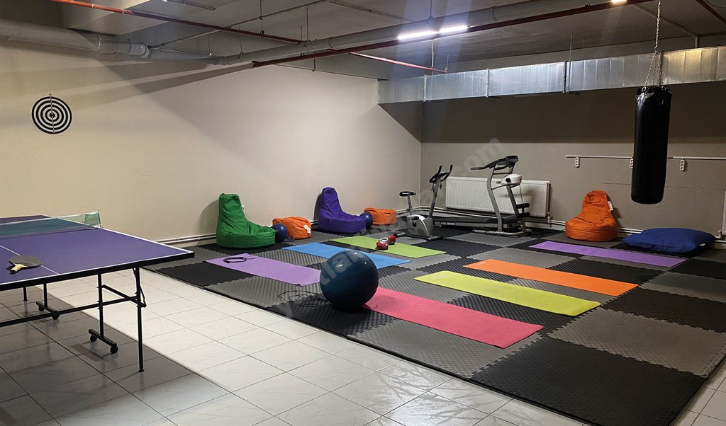 �nsan Vakf� Vera K�z Yurdu