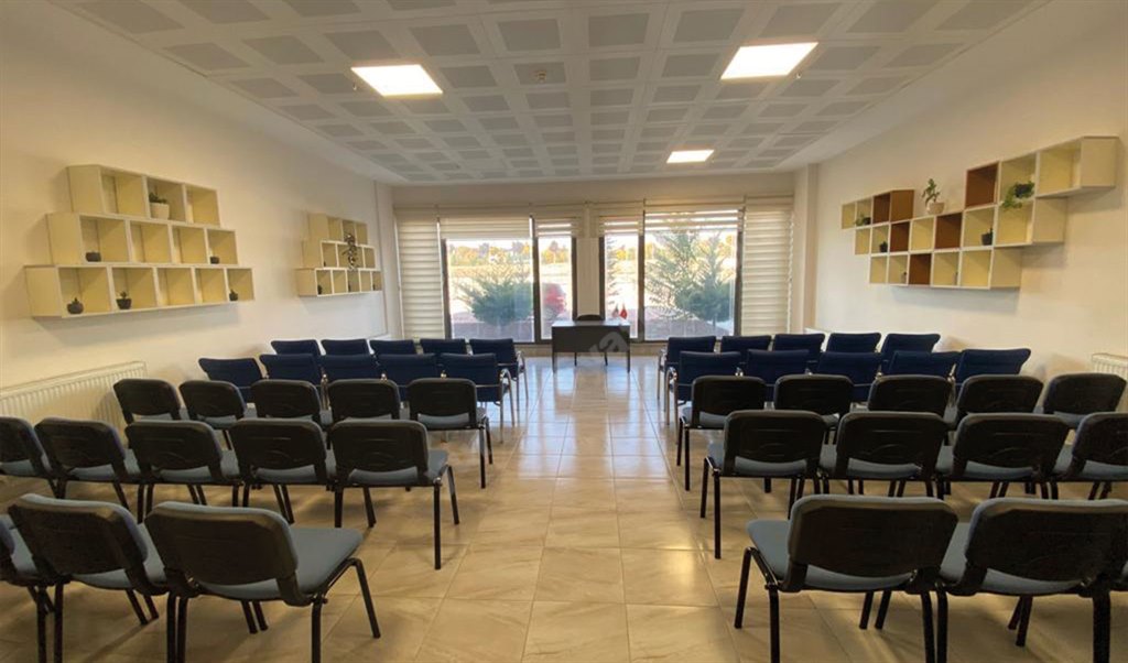 �nsan Vakf� Vera K�z Yurdu