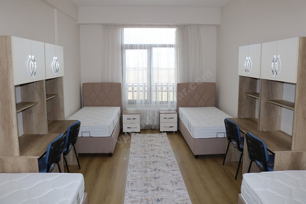 �nsan Vakf� Vera K�z Yurdu