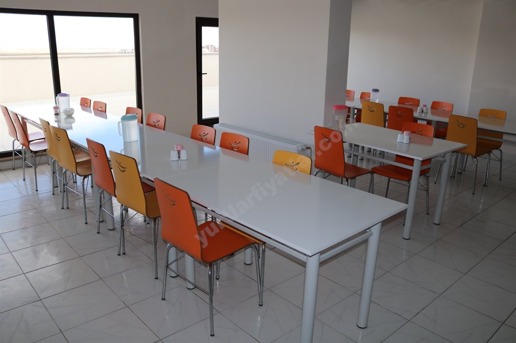 �nsan Vakf� Vera K�z Yurdu