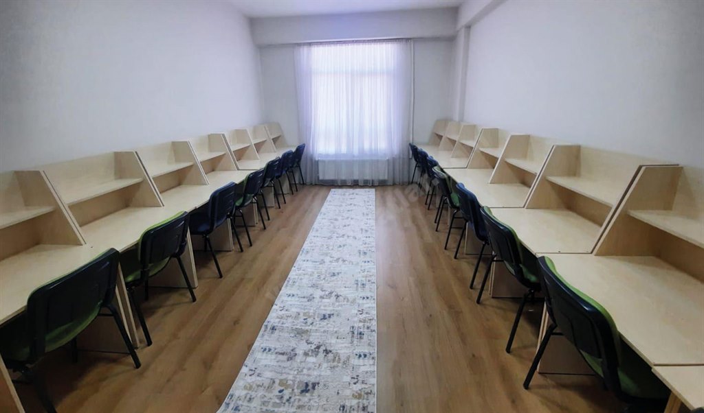 �nsan Vakf� Vera K�z Yurdu