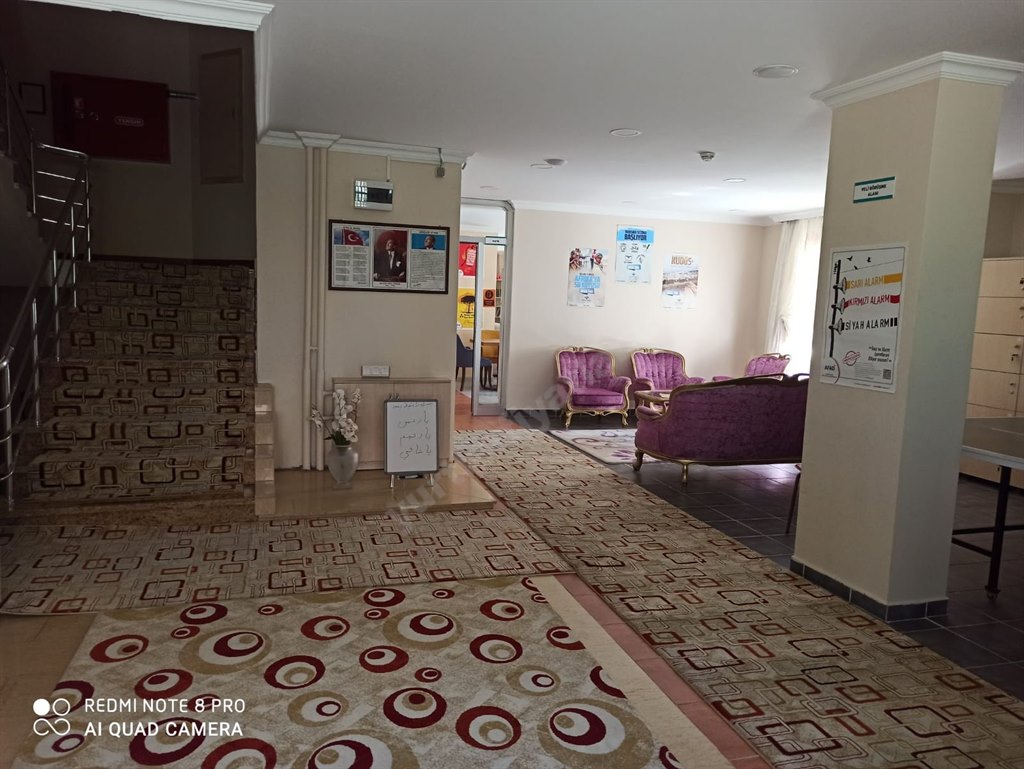 �nsan Vakf� Mavera K�z Yurdu