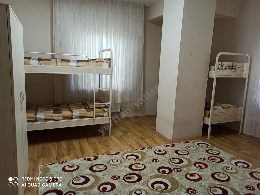 �nsan Vakf� Mavera K�z Yurdu