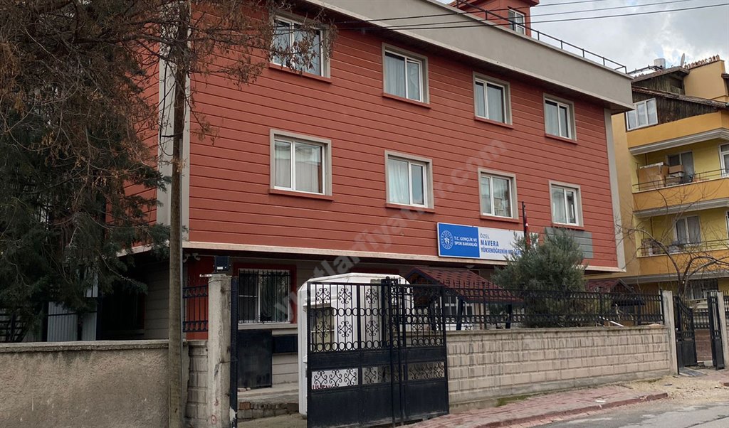 �nsan Vakf� Mavera K�z Yurdu