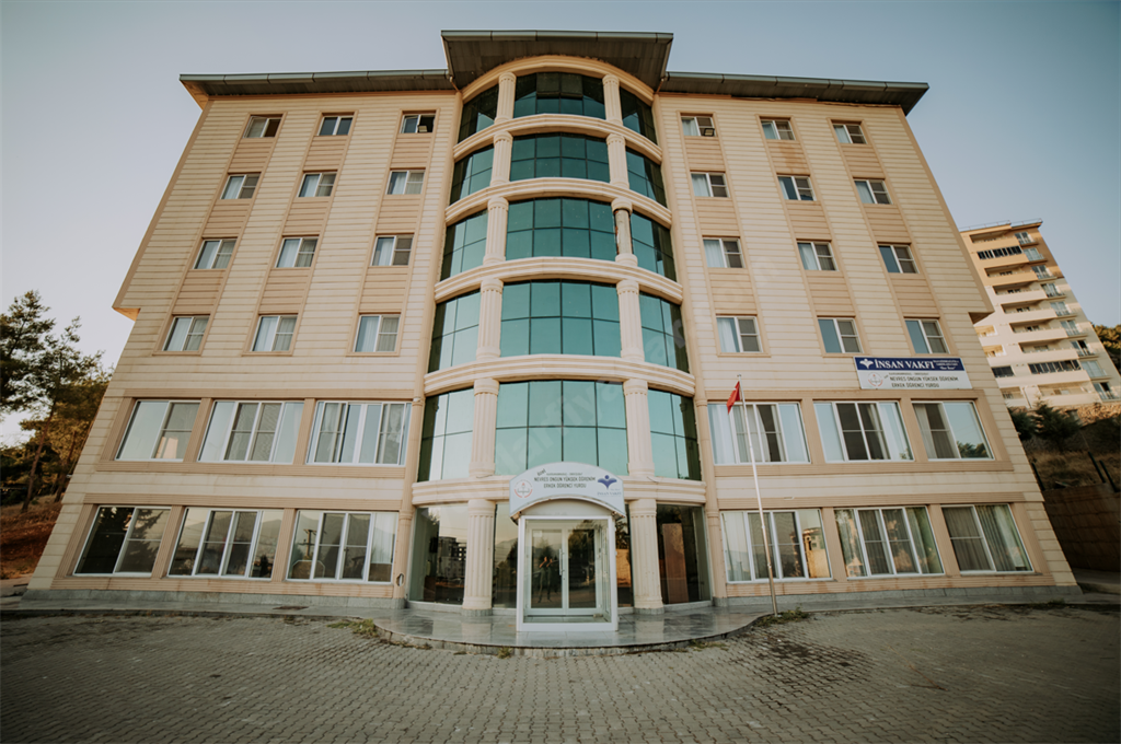 �nsan Vakf� Nevres Ongun Erkek Yurdu