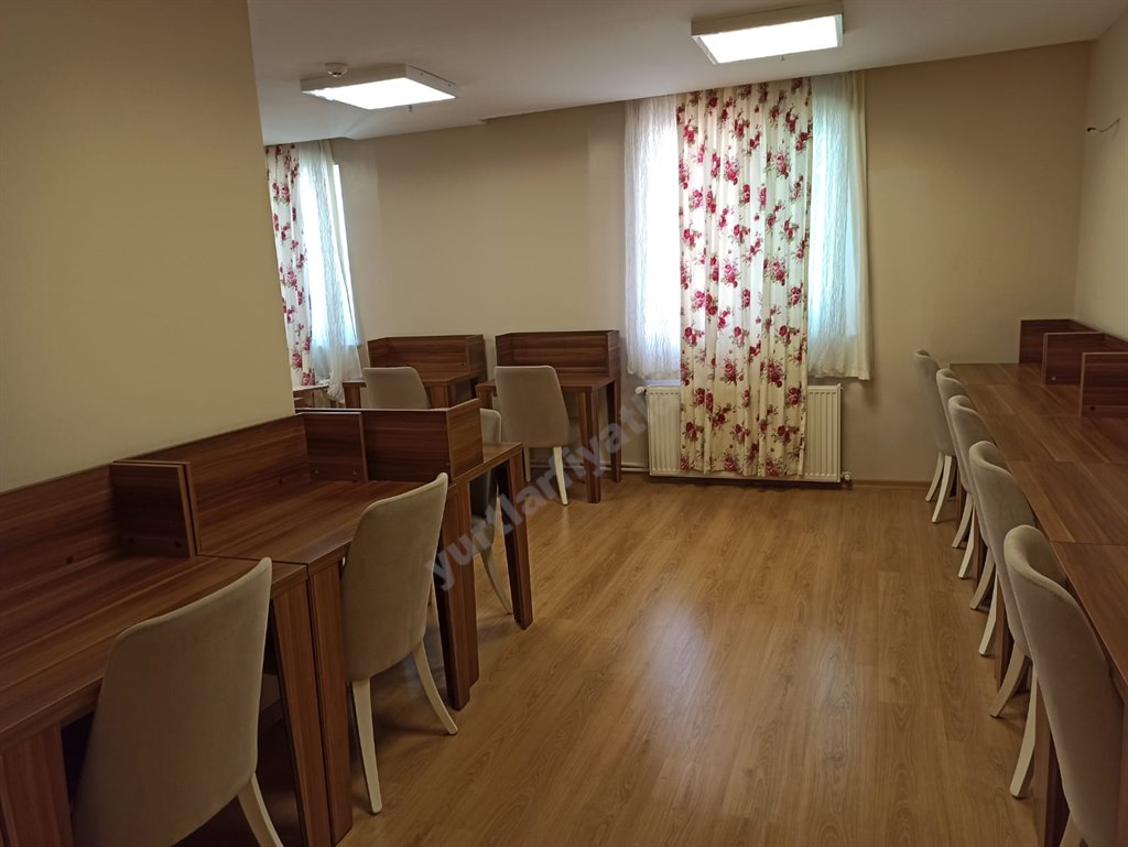 �nsan Vakf� Yediveren Erkek Yurdu 