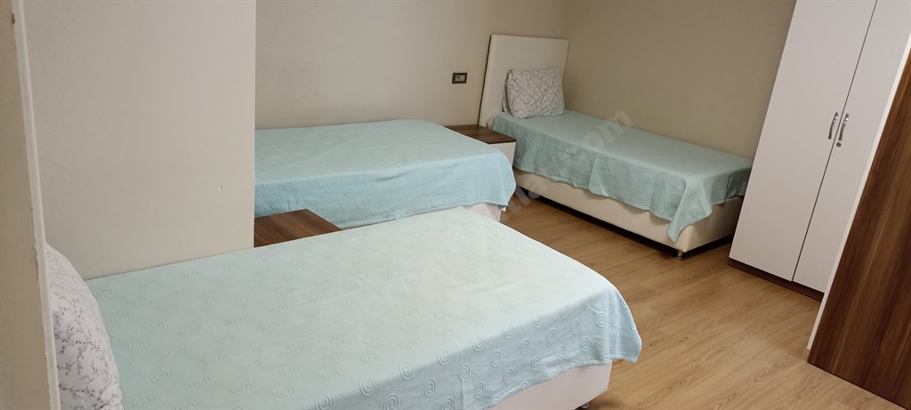 �nsan Vakf� Yediveren Erkek Yurdu 