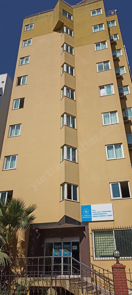 �nsan Vakf� Yediveren Erkek Yurdu 