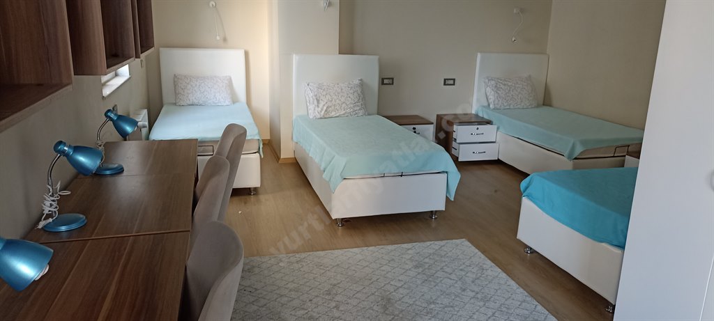 �nsan Vakf� Yediveren Erkek Yurdu 