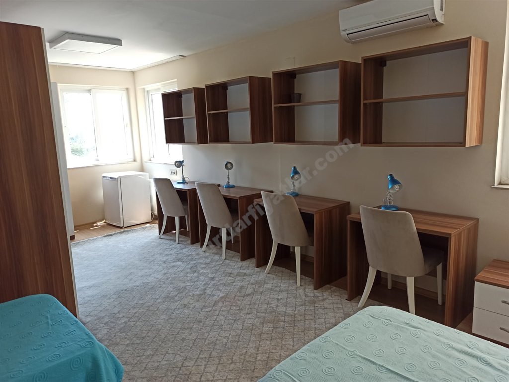 �nsan Vakf� Yediveren Erkek Yurdu 