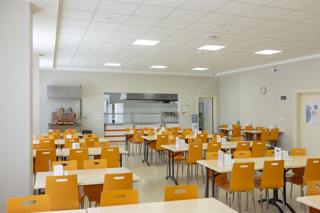 �nsan Vakf� Ramazan Karaalp K�z Yurdu