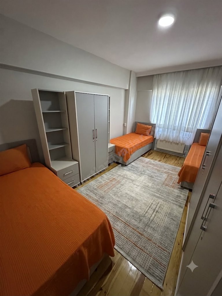 �nsan Vakf� Isparta Erkek Yurdu - 3 Ki�ilik Oda 