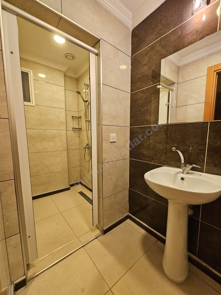 18. �ube �deal K�z ��renci Yurdu