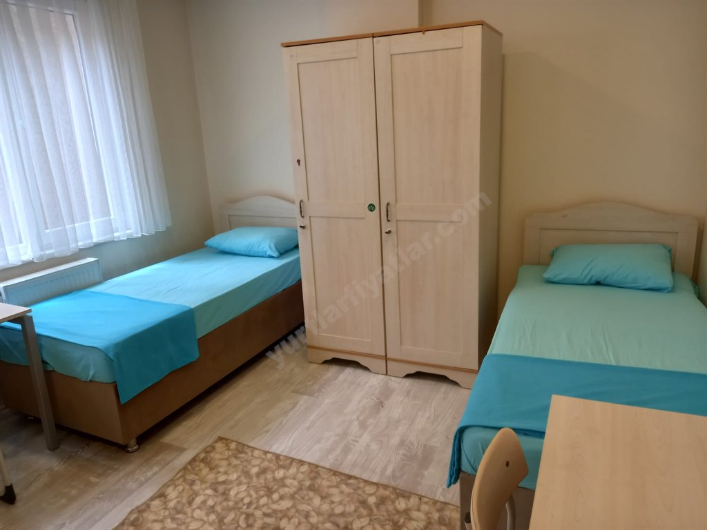 18. �ube �deal K�z ��renci Yurdu