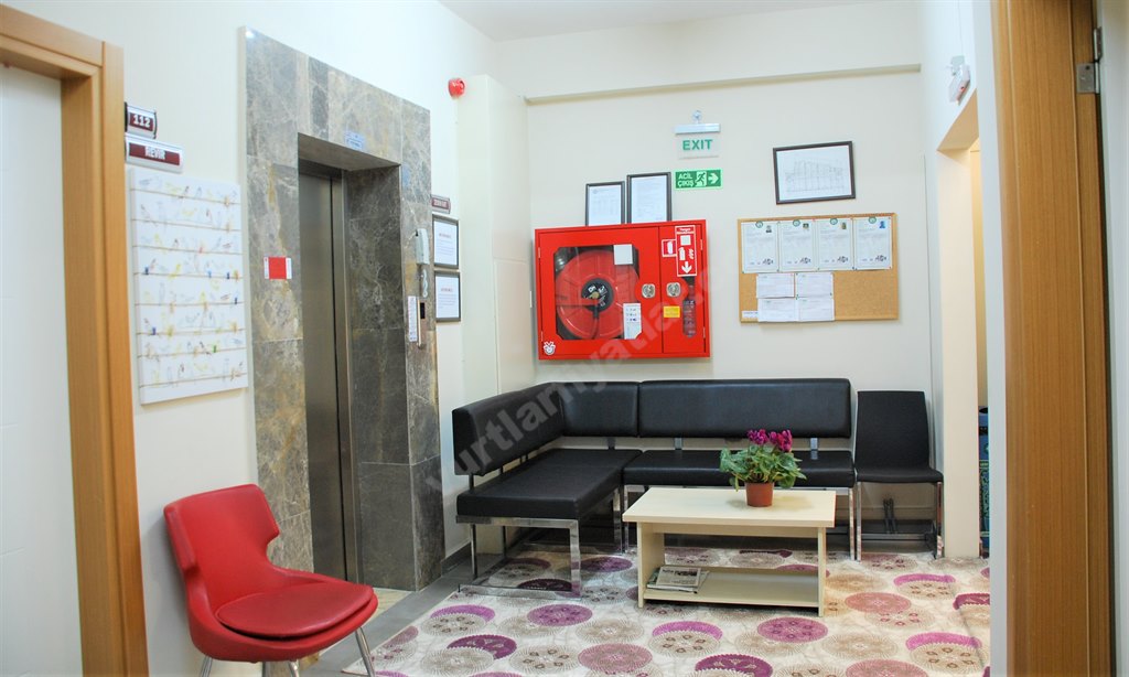 M. Akif Buharal� Y�ksek��retim K�z Yurdu - Lobi