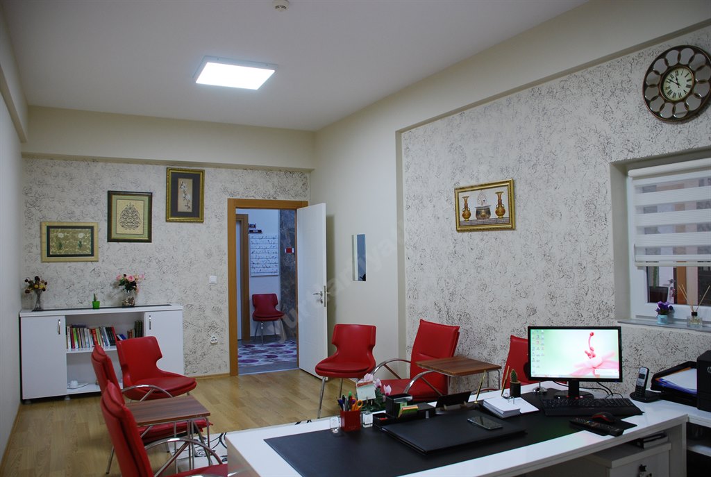 M. Akif Buharal� K�z ��renci Yurdu - M�d�r Odas�