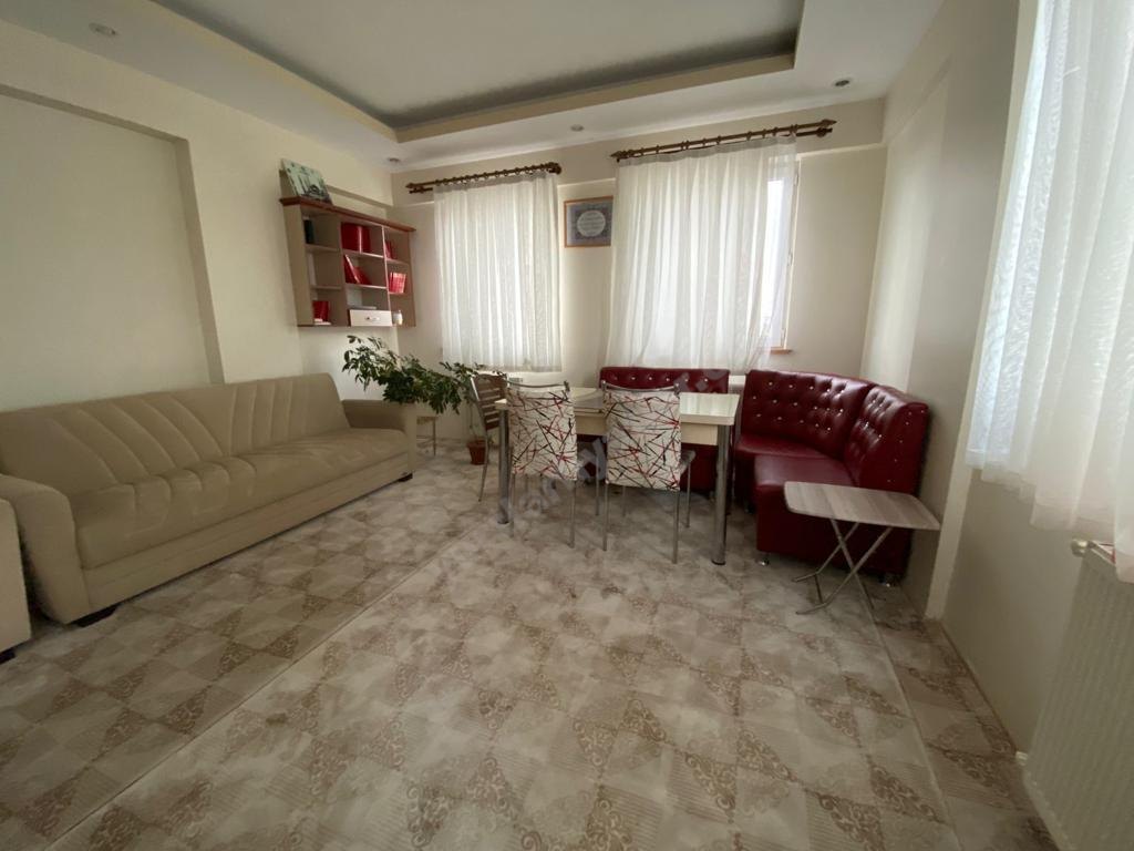 �mit Vakf� ��renci Evi - Salon