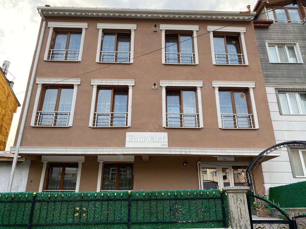 �mit Vakf� ��renci Evi - D�� Cephe