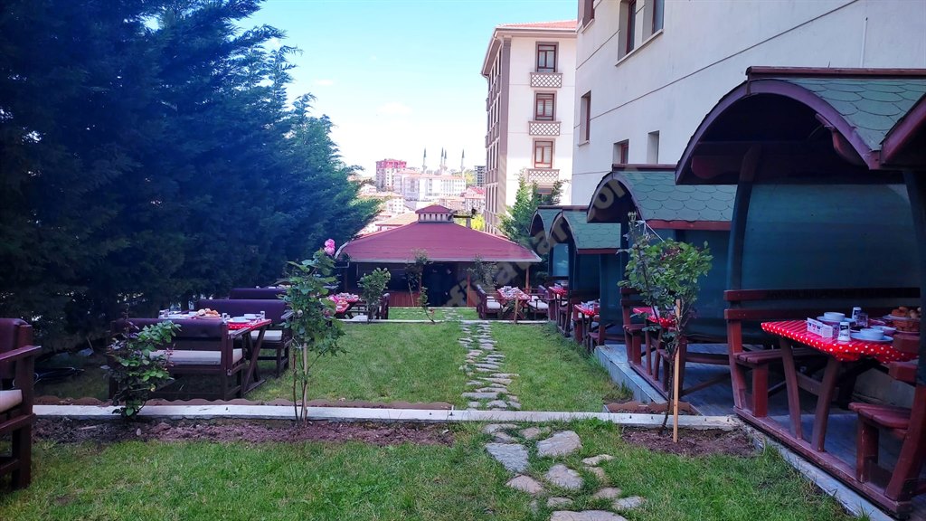 Mimar Sinan Talebe Yurdu - Bah�e