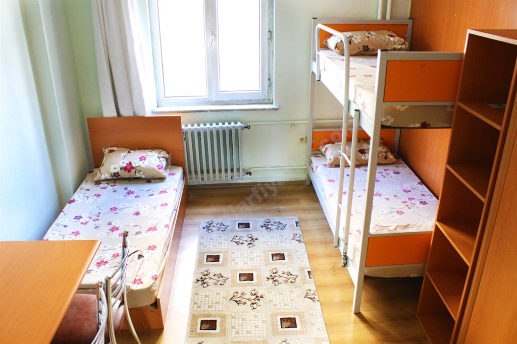 Karatay Erkek ��renci Yurdu - 3 Ki�ilik Oda 