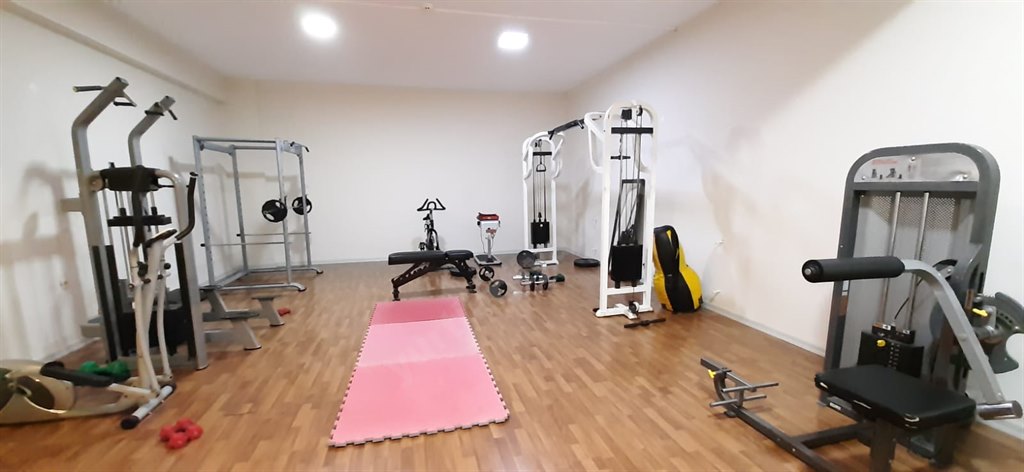 Y�ld�zl� Erkek �renci Yurdu - Spor Salonu