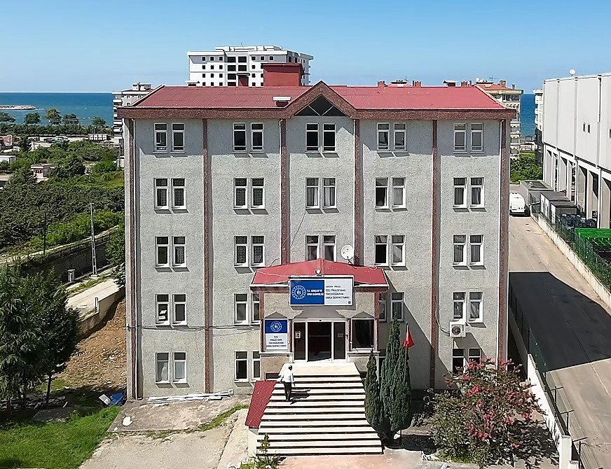 Piraziz Erkek ��renci Yurdu - Bina