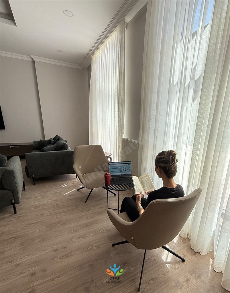 M�A Vakf� �zel K�z ��renci Yurdu