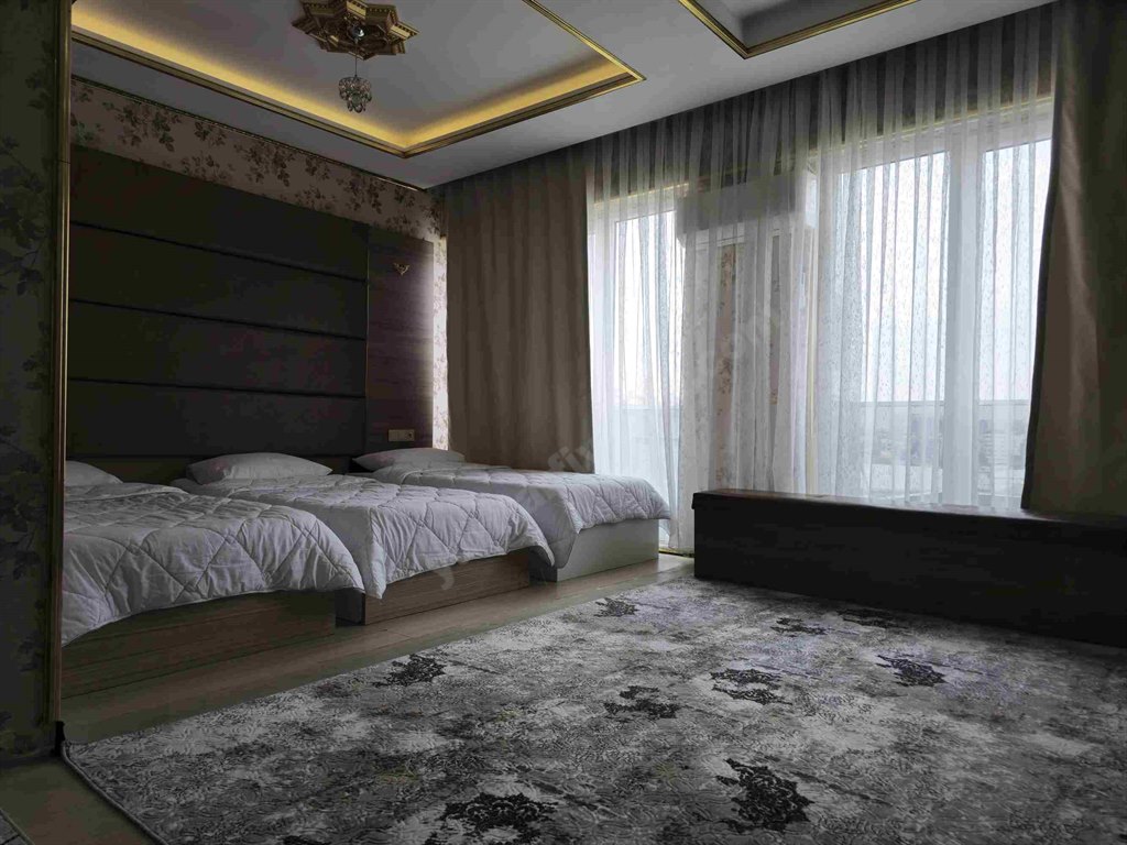 �nci Suit Beylikd�z� K�z ��renci Yurdu