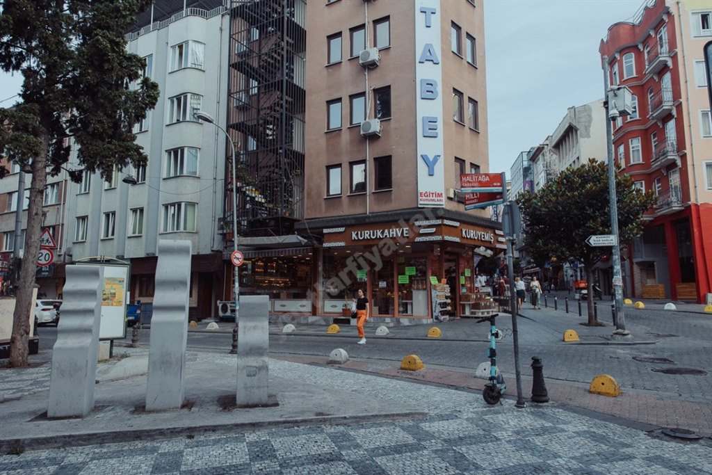 �zyuvam K�z Apart�