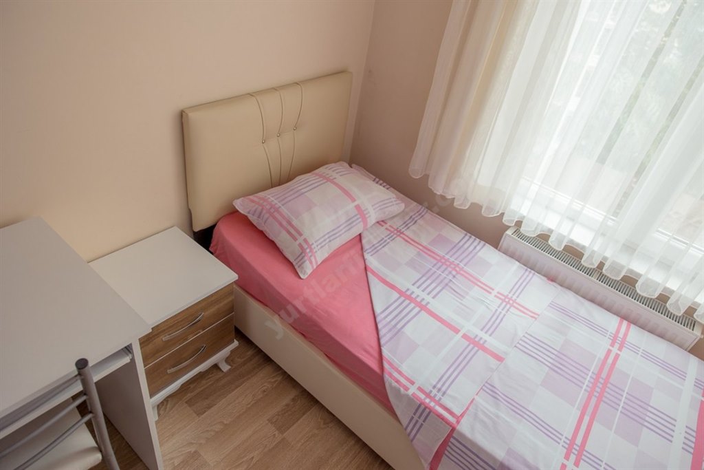 �zyuvam K�z Apart� Tek Ki�ilik