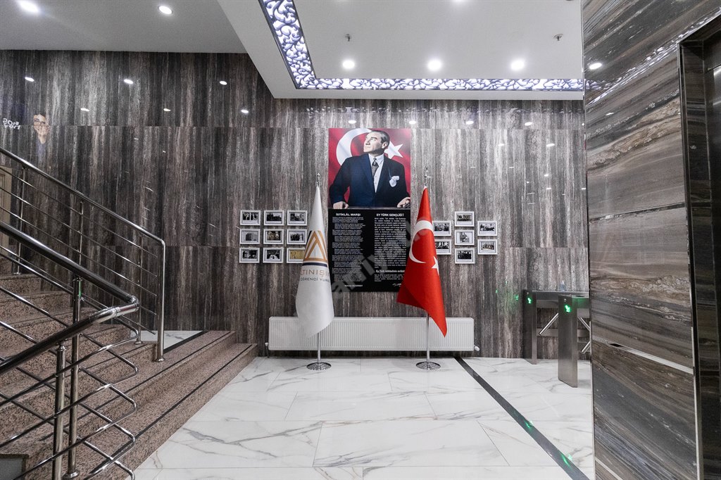 Alt�n���k K�z ��renci Yurdu - Koridor