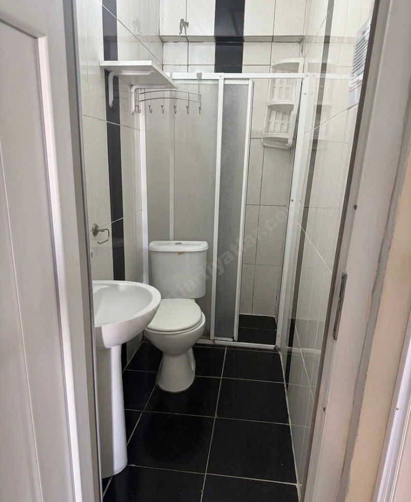 Forum Bornava K�z ��renci Yurdu - Tuvalet Banyo