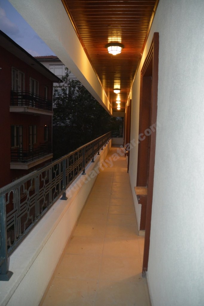 �lkay K�z ��renci Yurdu - Balkon