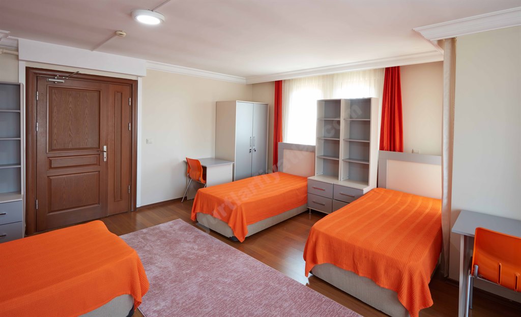 Sancak �sk�dar Erkek Yurdu - 3 Ki�ilik Oda