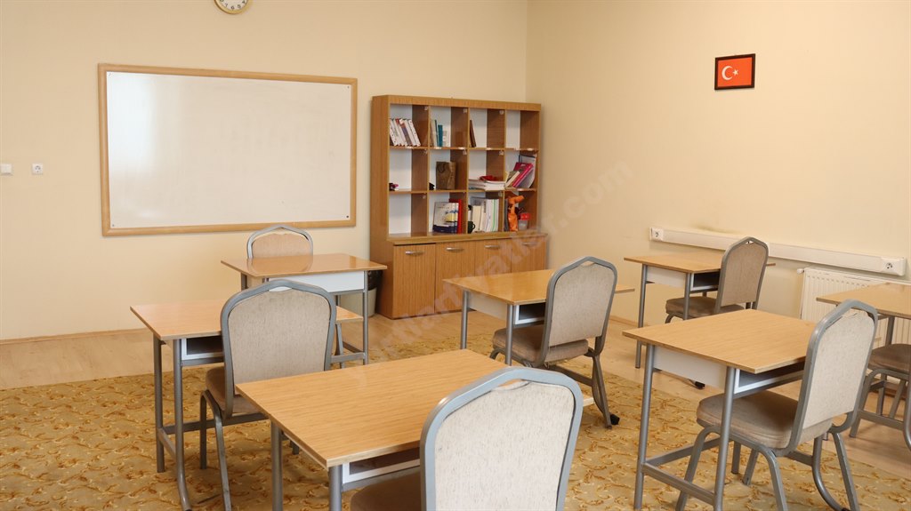 Yeni�ehir Erkek ��renci Yurdu - Et�t Odas�